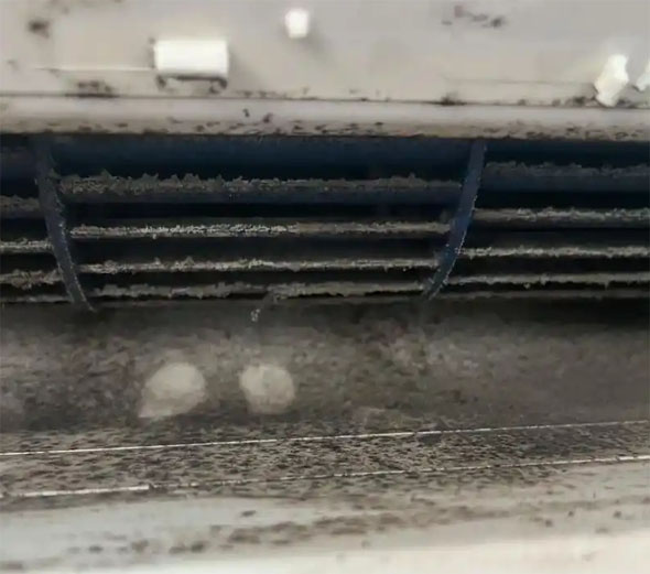 临淄空调吹的风有股烧焦味是怎么回事